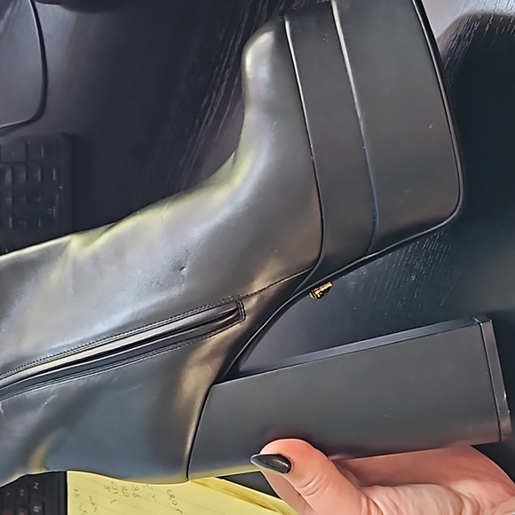 Versace - Intrico leather platform ankle boots - Picture 11 of 16